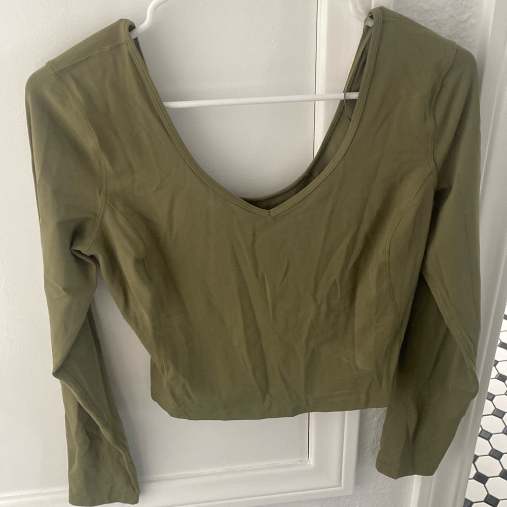 Barely worn, lululemon top size 4